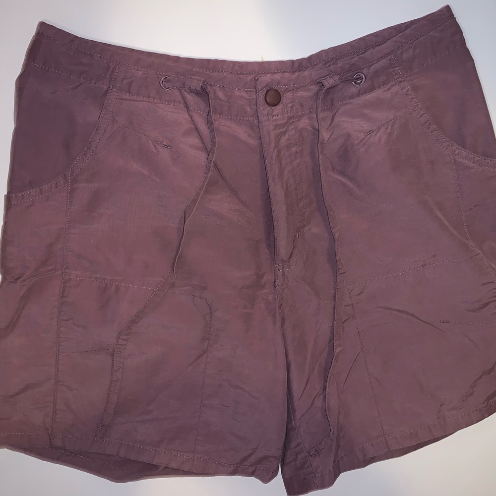 Columbia Women's Lavender Purple Hiking 6" Short
Size: M